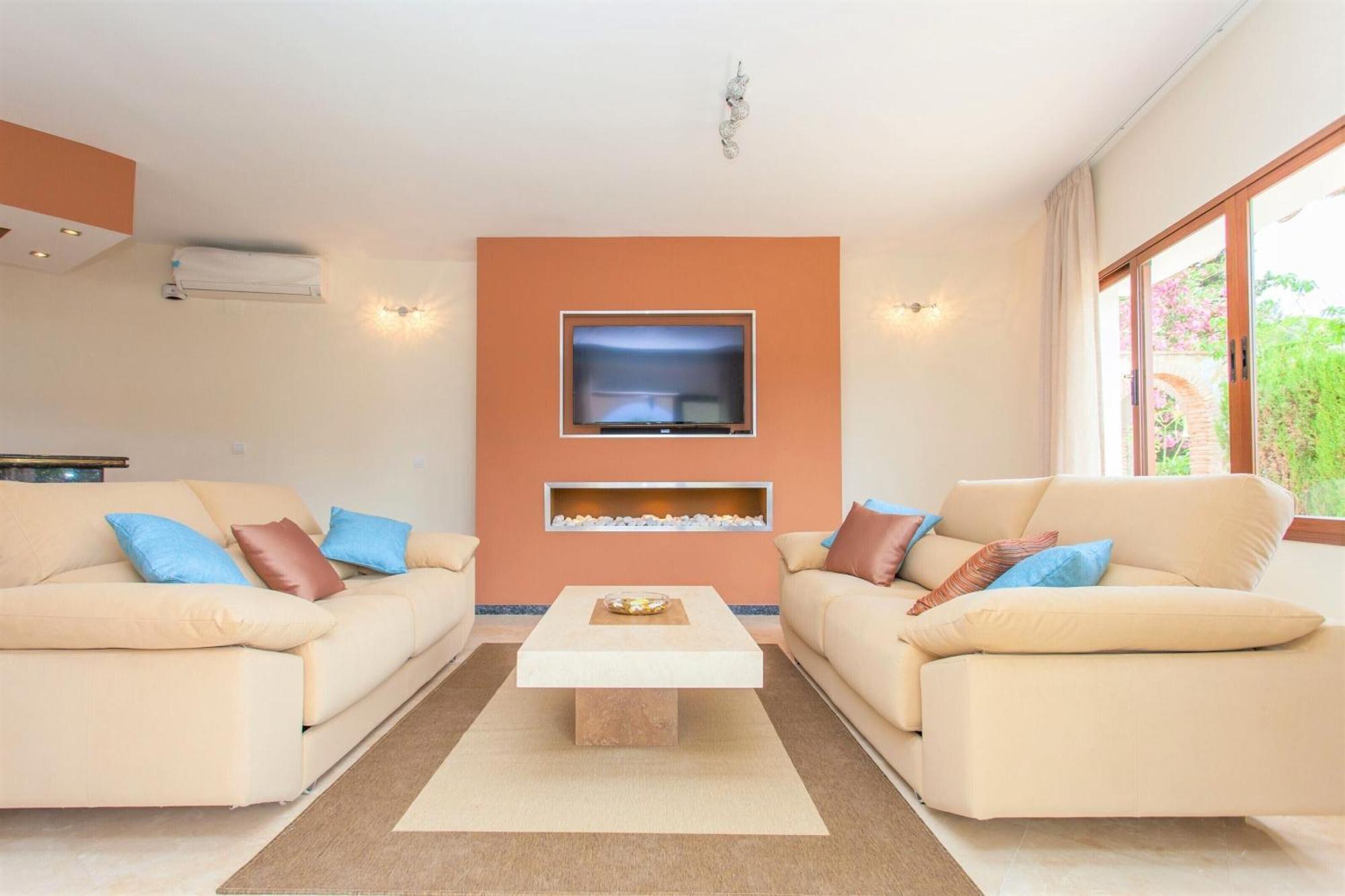 Summer Offers! Fabulous Luxury Villa Near The Beach Sleeps 8 贝纳尔马德纳 外观 照片