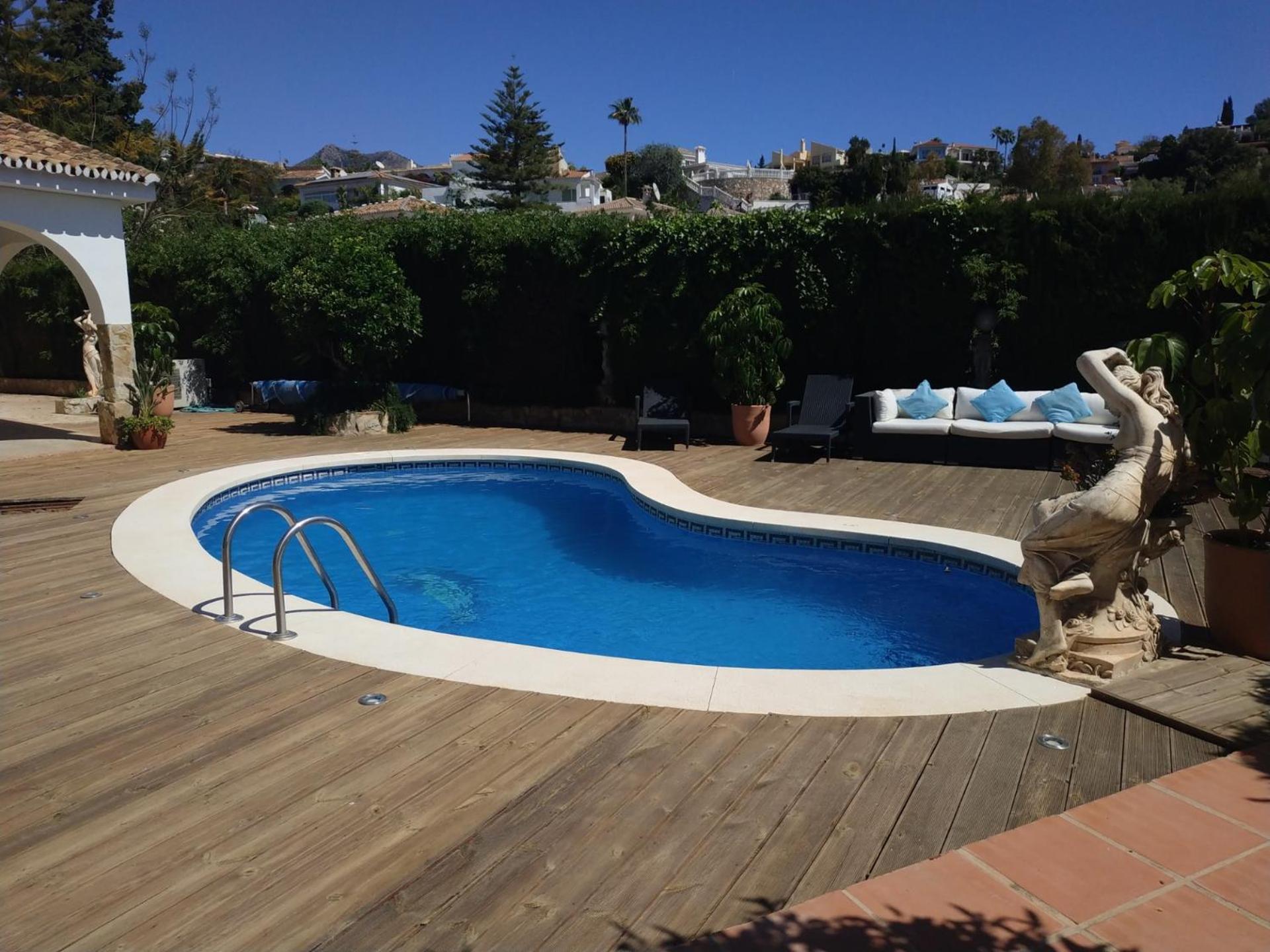 Summer Offers! Fabulous Luxury Villa Near The Beach Sleeps 8 贝纳尔马德纳 外观 照片