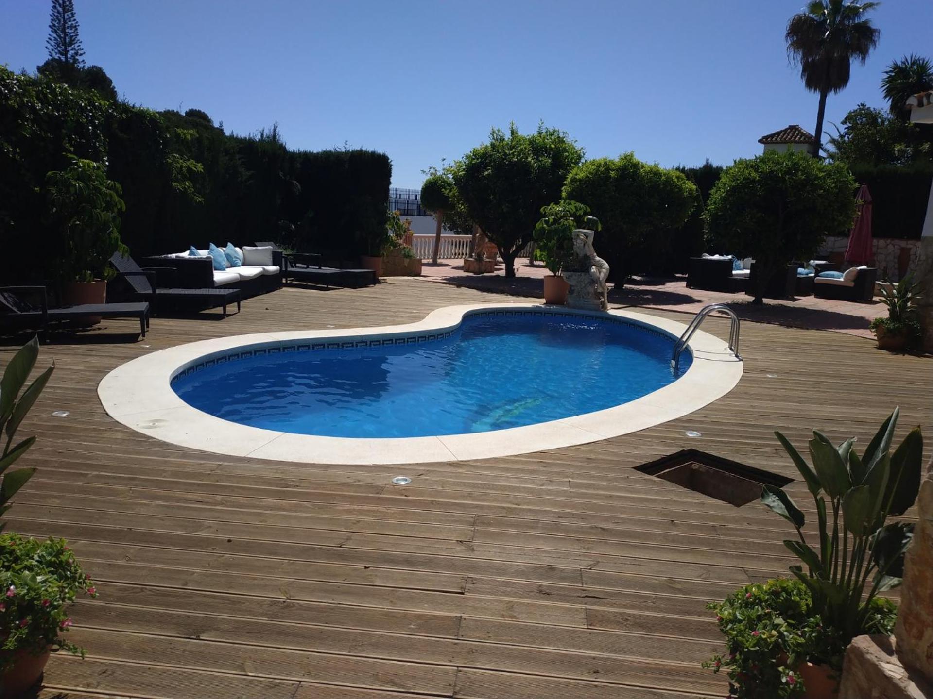 Summer Offers! Fabulous Luxury Villa Near The Beach Sleeps 8 贝纳尔马德纳 外观 照片