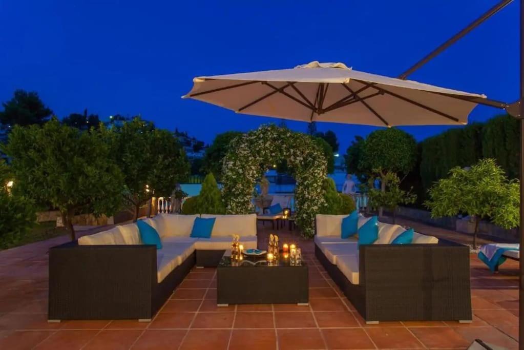Summer Offers! Fabulous Luxury Villa Near The Beach Sleeps 8 贝纳尔马德纳 外观 照片