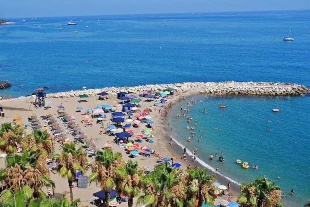 Summer Offers! Fabulous Luxury Villa Near The Beach Sleeps 8 贝纳尔马德纳 外观 照片