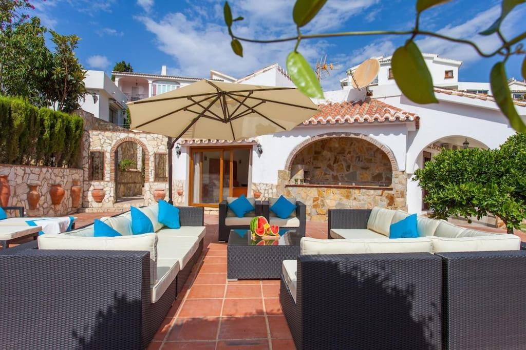 Summer Offers! Fabulous Luxury Villa Near The Beach Sleeps 8 贝纳尔马德纳 外观 照片